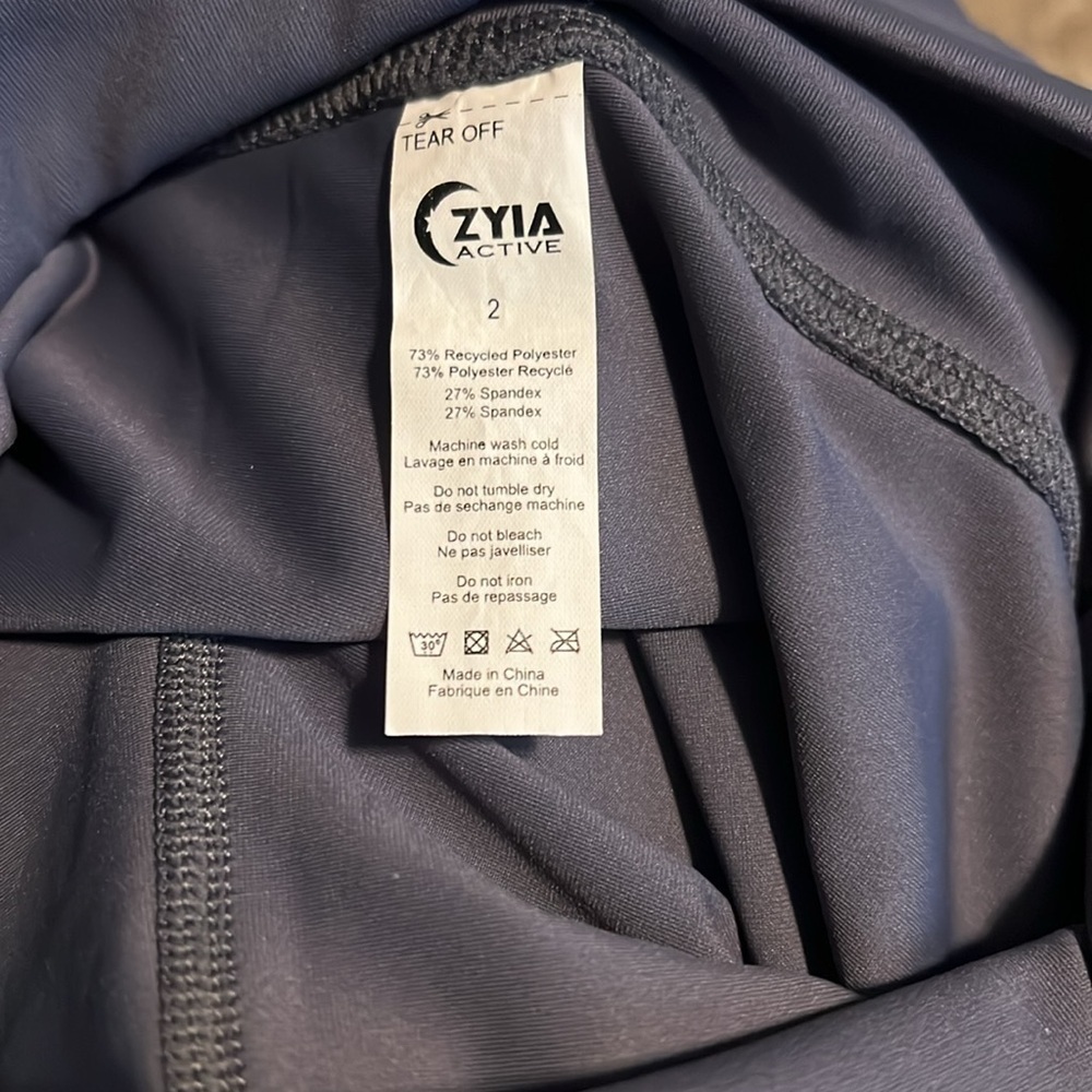 Zyia Active gray cropped leggings - Picture 3 of 3